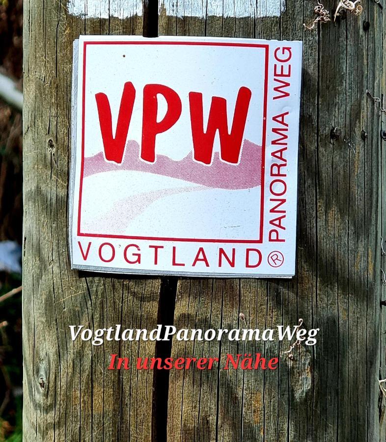 Ferienwohnung "Blick Mylau" - Naehe Freizeitpark Plohn & Weltgroesster Ziegelsteinbruecke Reichenbach im Vogtland Buitenkant foto